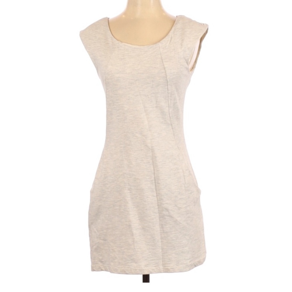 Love 21 scoopneck white mini dress, cap sleeves pockets, S